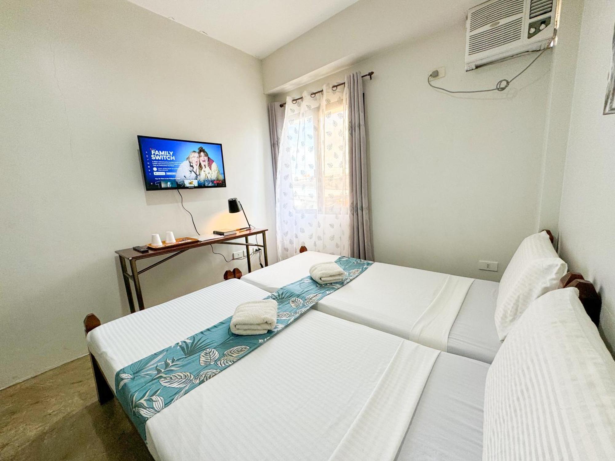 Gplace Hotel Cebu Exterior photo